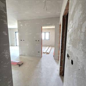 Dvosoban stan u prizemlju s vrtom