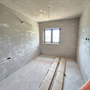 Dvosoban stan u prizemlju s vrtom