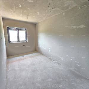 Dvosoban stan u prizemlju s vrtom