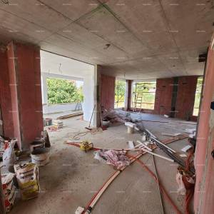 Fažana! Dvojna kuća s garažom u neposrednoj blizini mora i plaža!