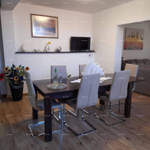 Fažana! Kuća s bazenom! Fantastićna lokacija.