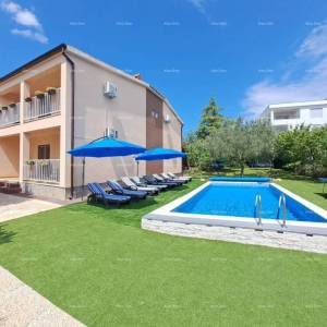 Fažana! Kuća s bazenom! Fantastićna lokacija.