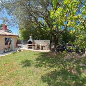 Fažana! Kuća s bazenom! Fantastićna lokacija.