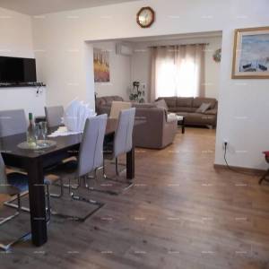 Fažana! Kuća s bazenom! Fantastićna lokacija.