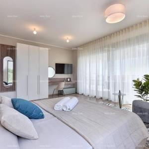 Fažana- Peroj- Prekrasna Vila sa bazenom s pogledom na more u blizini plaže