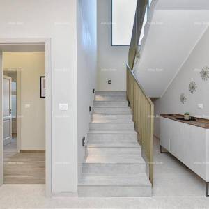 Fažana- Peroj- Prekrasna Vila sa bazenom s pogledom na more u blizini plaže