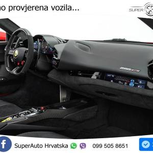 Ferrari 296 GTS 3.0 V6 PHEV Aut. 830 KS, LED+KAM+GR SJED+HEAD+VIRT