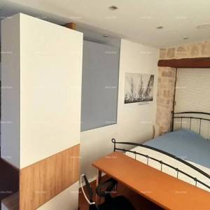 Funtana, Prodaje se  kamena kuća s pogledom na more