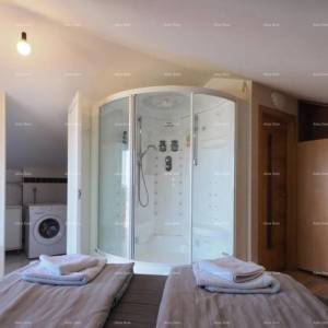 Funtana, Prodaje se  kamena kuća s pogledom na more