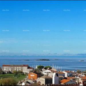 Funtana, Prodaje se  kamena kuća s pogledom na more