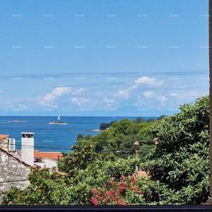 Funtana, Prodaje se  kamena kuća s pogledom na more