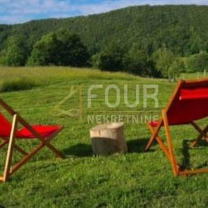 Gorski kotar, Begovo Razdolje, goranska kuća s građevinskom česticom