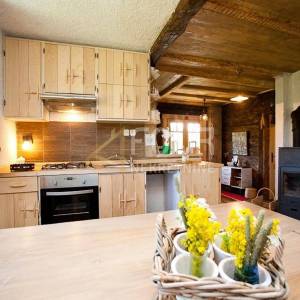 Gorski kotar, Begovo Razdolje, goranska kuća s građevinskom česticom