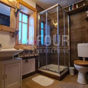 Gorski kotar, Begovo Razdolje, goranska kuća s građevinskom česticom