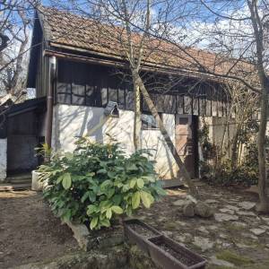 Gorski kotar, Ravna Gora, kuća 150m2 + dvije gospodarske zgrade 