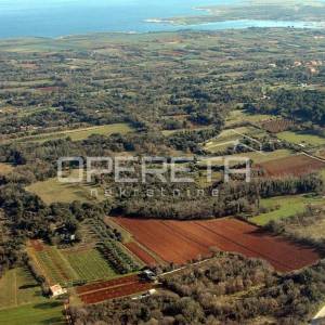 Građevinski teren okružen prirodom – idealno za premium vile 