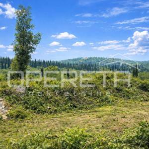 Građevinsko zemljište s idejnim za 4 kuće, Čilipi