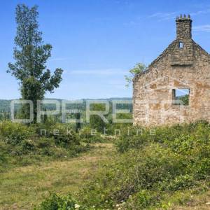 Građevinsko zemljište s idejnim za 4 kuće, Čilipi