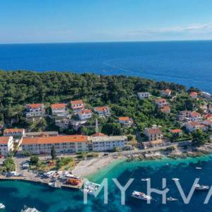 Građevinsko zemljište s projektom u gradu Hvaru