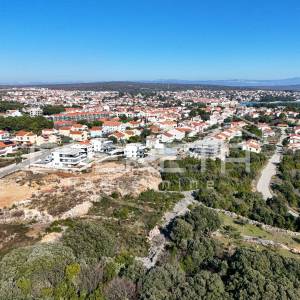 Građevinsko zemljište s panoramskim pogledom – Krk, 771 m²