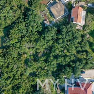 Građevinsko zemljište u mirnom predjelu Sućurja – 2367 m²