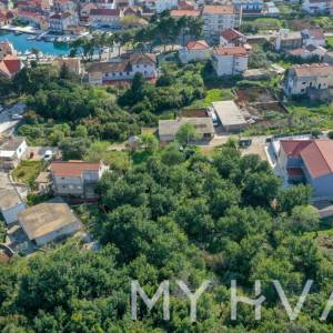 Građevinsko zemljište u mirnom predjelu Sućurja – 2367 m²