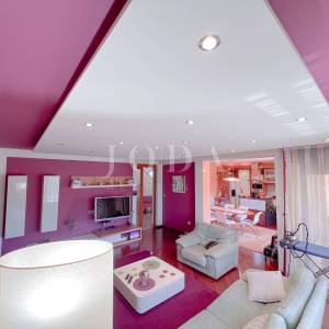 Grobnik,samostojeća kuća sa poslovnim prostorom na velikoj okućnici