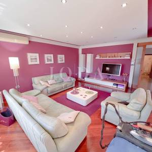 Grobnik,samostojeća kuća sa poslovnim prostorom na velikoj okućnici