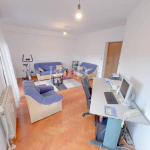 Grobnik,samostojeća kuća sa poslovnim prostorom na velikoj okućnici