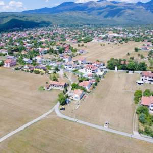 Grobnik,samostojeća kuća sa poslovnim prostorom na velikoj okućnici