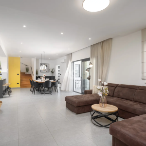 Hrvatska, Poreč, Varvari – potpuno namještena luksuzna vila s bazenom, 280 m²