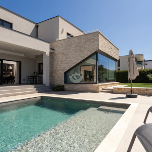 Hrvatska, Poreč, Varvari – potpuno namještena luksuzna vila s bazenom, 280 m²