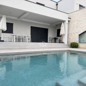 Hrvatska, Poreč, Varvari – potpuno namještena luksuzna vila s bazenom, 280 m²