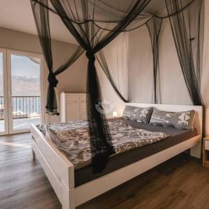 Hrvatska, Zadar, Vinjerac – stan s pogledom na more u Vinjercu na prodaju, 1 spavaća soba, balkon, parkirno mjesto