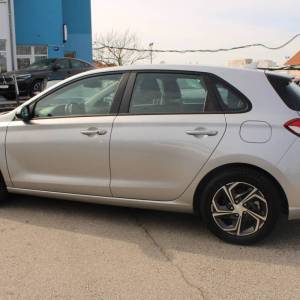 Hyundai I30 1.6 CRDi AUTOMATIK *LED, NAVIGACIJA, KAMERA*