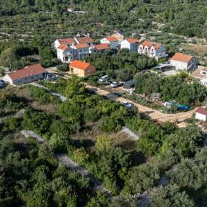 Idealno zemljište, 501m2, u mirnom djelu Korčule