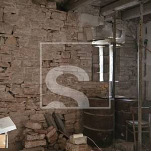 Imanje: kuća, konoba, 5.000 m² građevinskog zemljišta i nasad trešanja