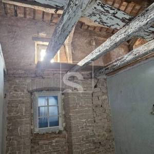 Imanje: kuća, konoba, 5.000 m² građevinskog zemljišta i nasad trešanja