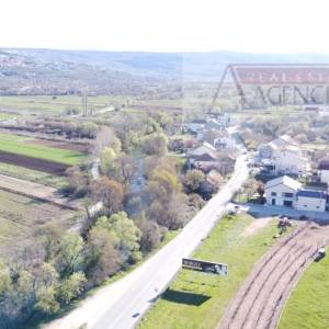 Imotski Kamenmost 880 m2 građevinsko zemljište