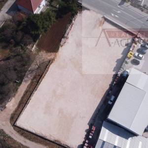 Imotski najam građevinskog zemljišta 2149 m2 - TOP lokacija - dugoročno