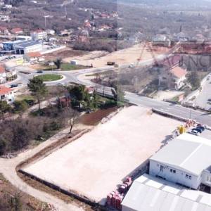 Imotski najam građevinskog zemljišta 2149 m2 - TOP lokacija - dugoročno