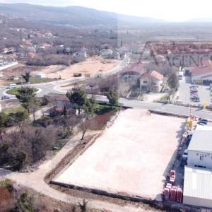 Imotski najam građevinskog zemljišta 2149 m2 - TOP lokacija - dugoročno