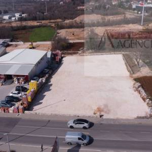 Imotski najam građevinskog zemljišta 2149 m2 - TOP lokacija - dugoročno