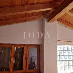 Istarska kamena kuća s velikom okućnicom,MARČANA okolica