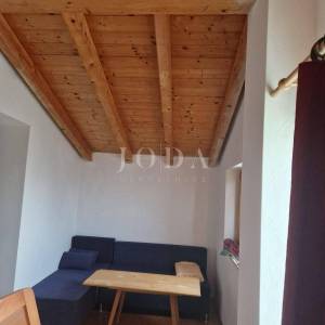 Istarska kamena kuća s velikom okućnicom,MARČANA okolica