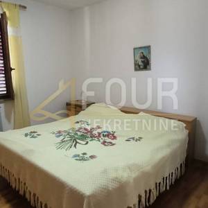 Istra, Buzet - okolica, samostojeća kuća, 176m2