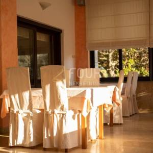 Istra, hotel 50m od mora, izvrsna investicija!