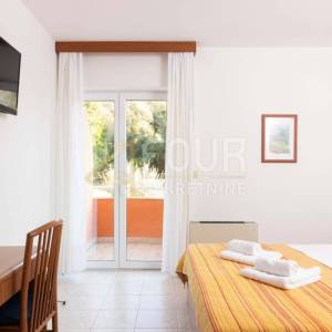 Istra, hotel 50m od mora, izvrsna investicija!