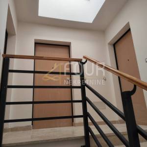 Istra, Ližnjan, novogradnja, 2s+db, lođa i terasa