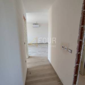 Istra, Ližnjan, novogradnja, 2s+db, lođa